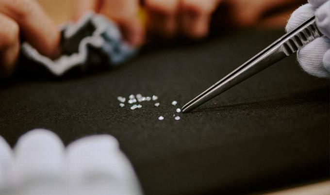 selecting diamonds for jewellery